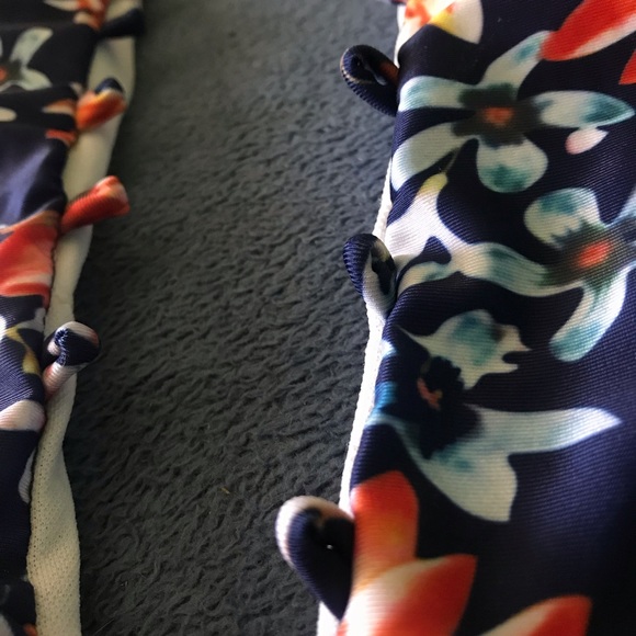 Floral one piece bathing suit - Picture 2 of 4